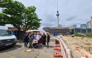 NE Neighbourhood Group Photo with Director of the Excavation Project Molkenmarkt